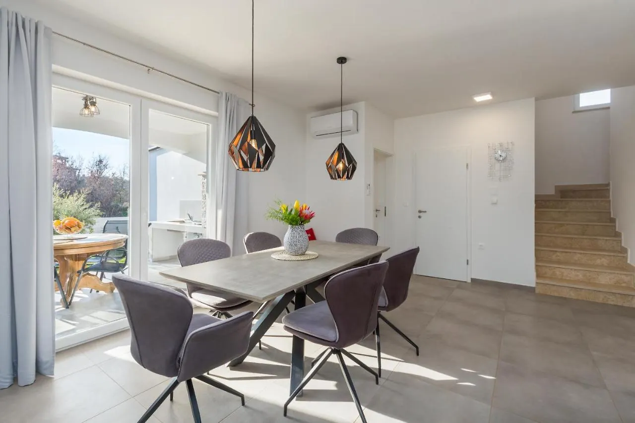 Villa Camelia 0*, Tar-Vabriga Croatia