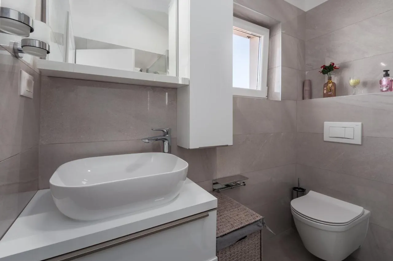 Villa Camelia 0*, Tar-Vabriga Croatia